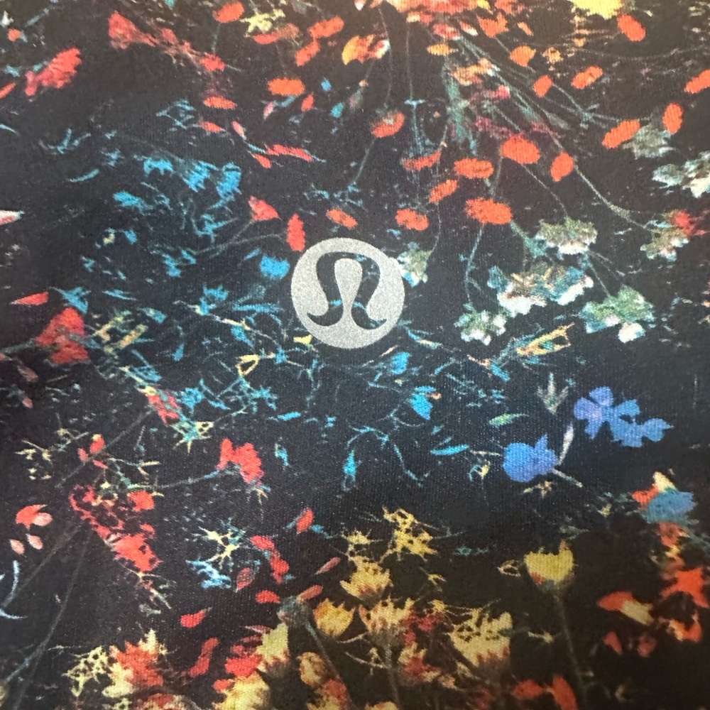 Lululemon Black and Multicolor Kids Leggings Size 4 - Picture 4 of 5
